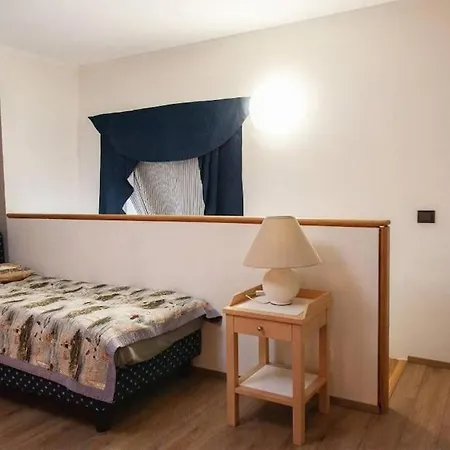Charming Loft Near Old Town アパート